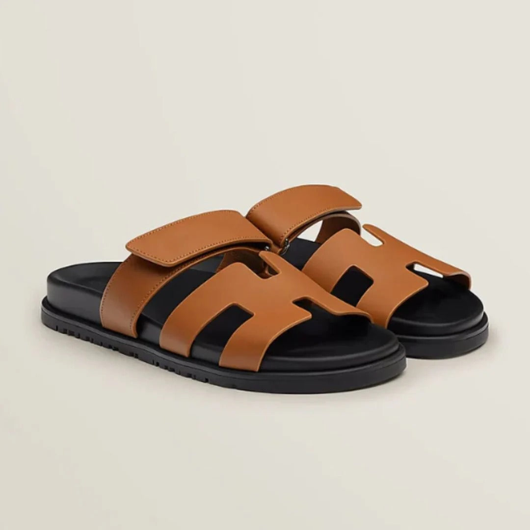 Sandali Piatti con Cinghie